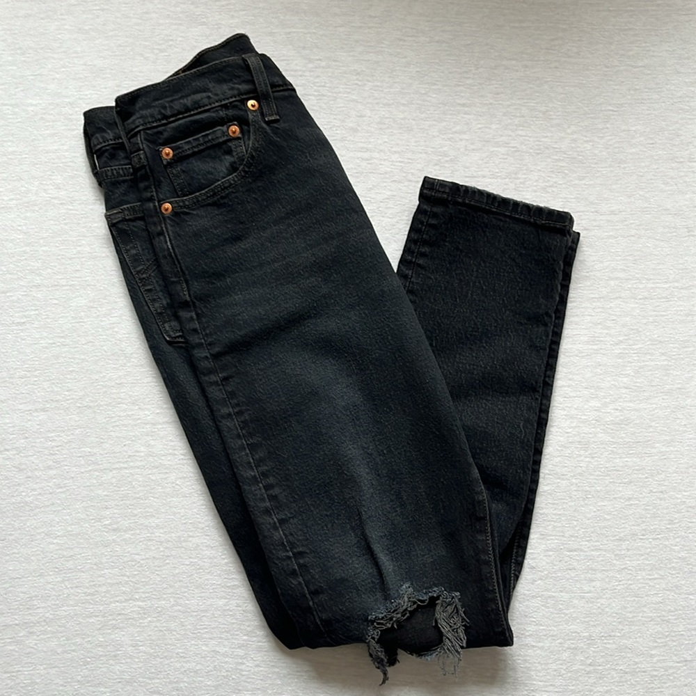 NWOT Levi Premium 501 women’s  Jeans